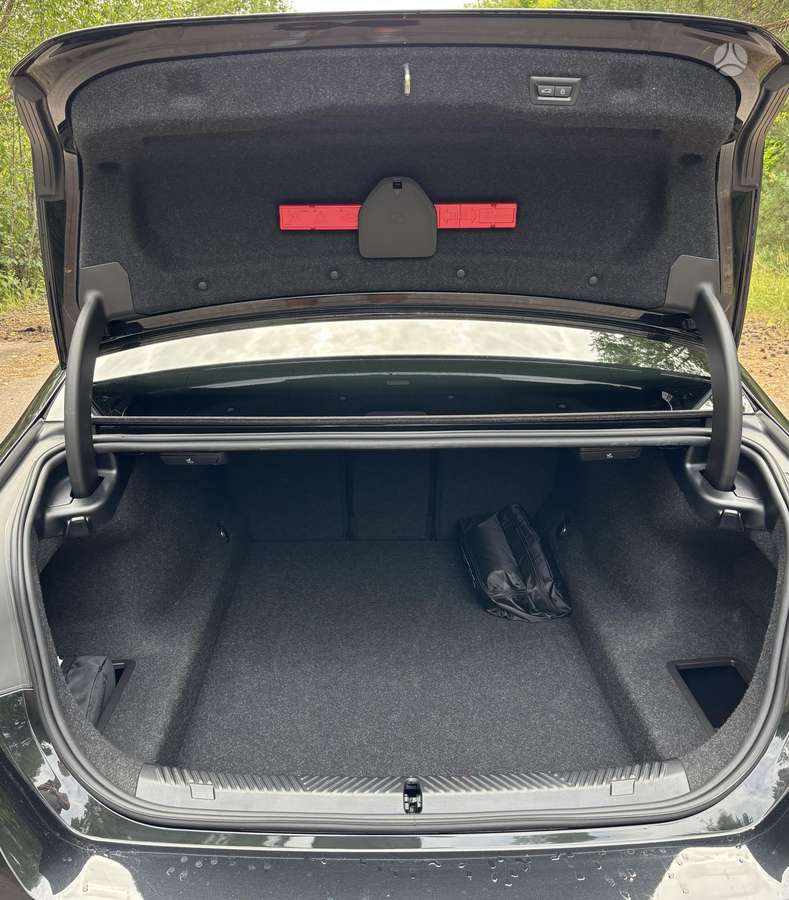 BMW 520, 2.0 l., saloon / sedan