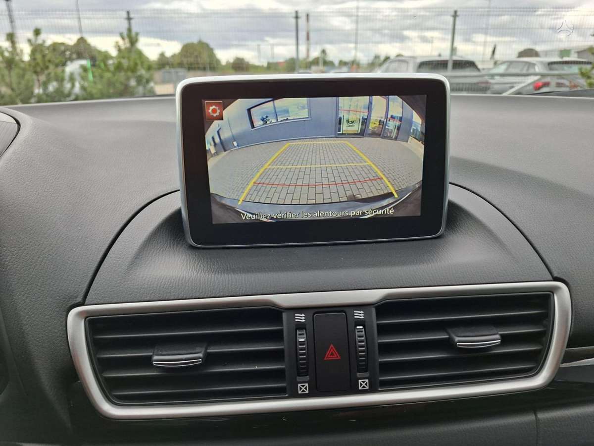 Mazda 3, 1.5 l., hatchback