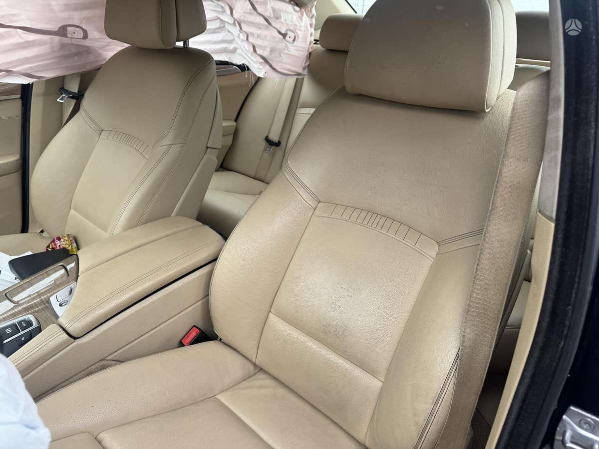 BMW 540 apdailos detalės