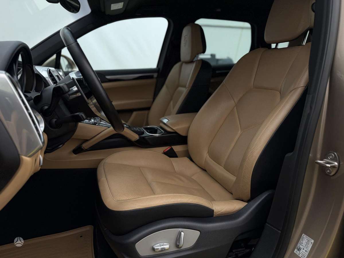 Porsche Cayenne, 3.0 l., Внедорожник / Кроссовер