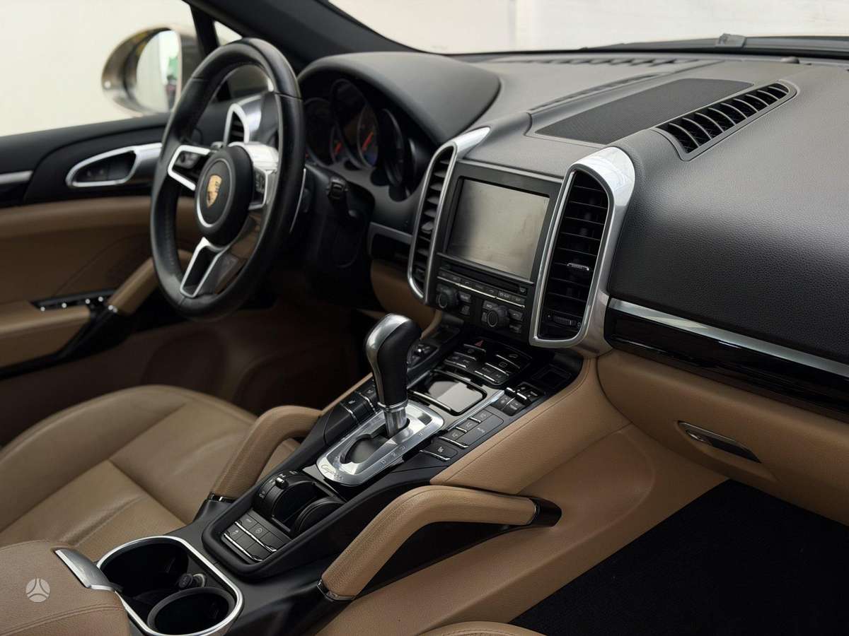 Porsche Cayenne, 3.0 l., Внедорожник / Кроссовер