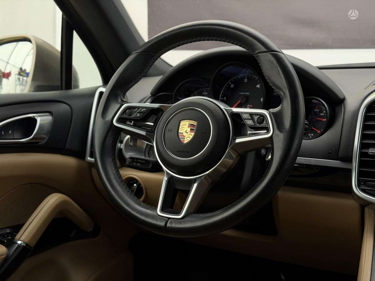 Porsche Cayenne, 3.0 l., Внедорожник / Кроссовер