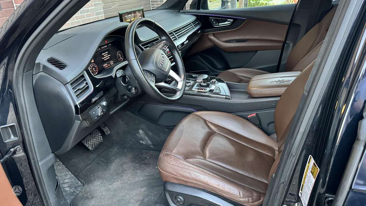 Audi Q7, 3.0 l., off-road / crossover