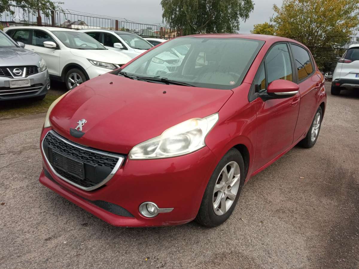 Peugeot 208 - 5