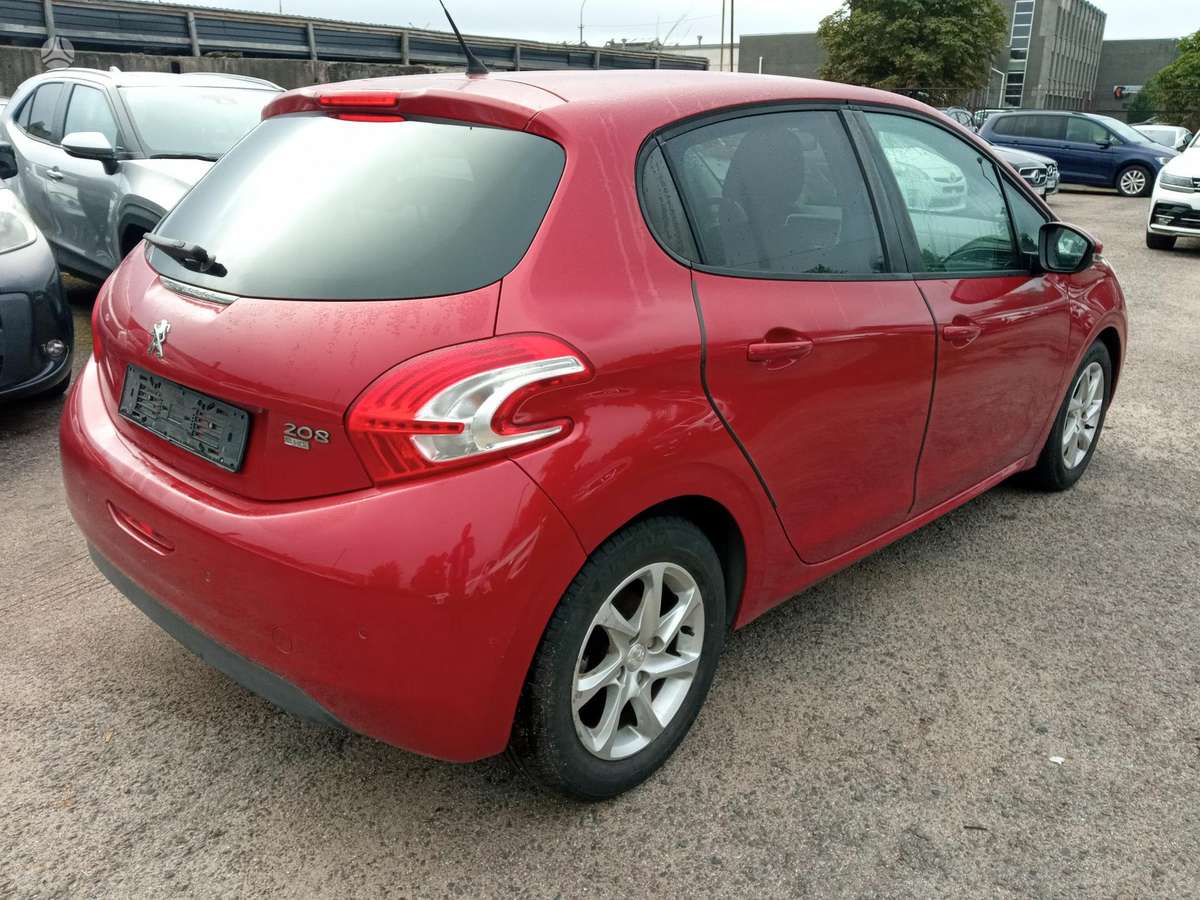 Peugeot 208 - 11