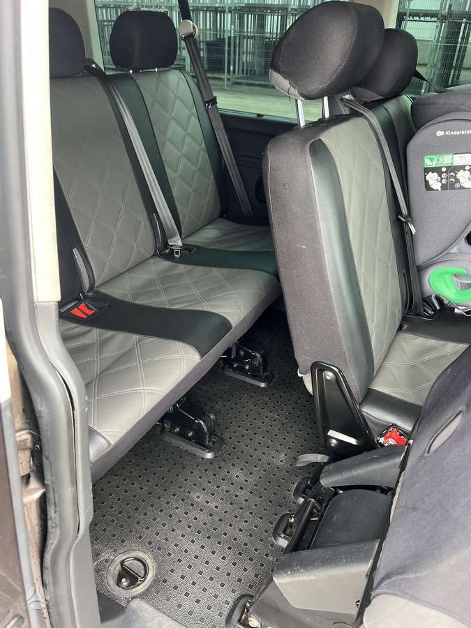 Volkswagen Caravelle - 9