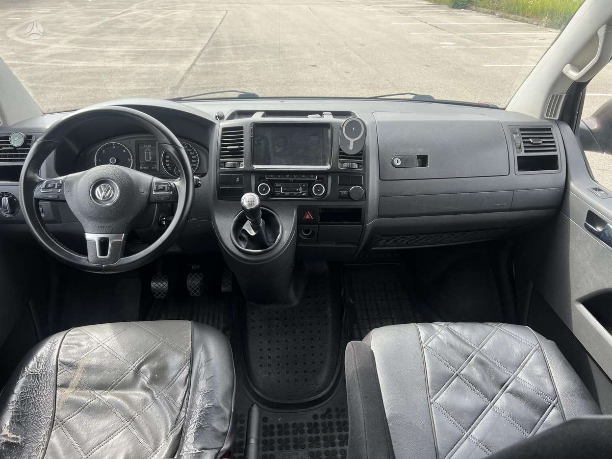 Volkswagen Caravelle - 12