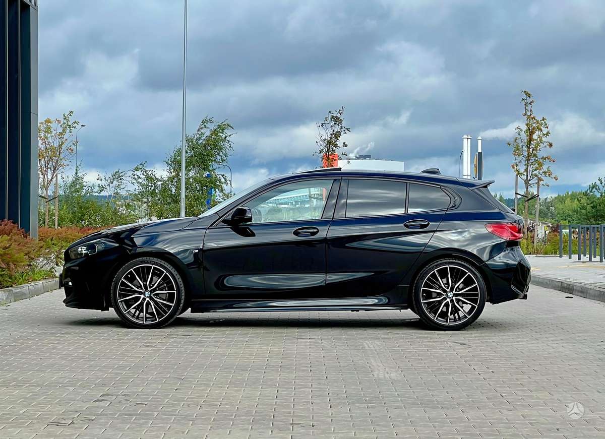 BMW 120, 2.0 l., hatchback