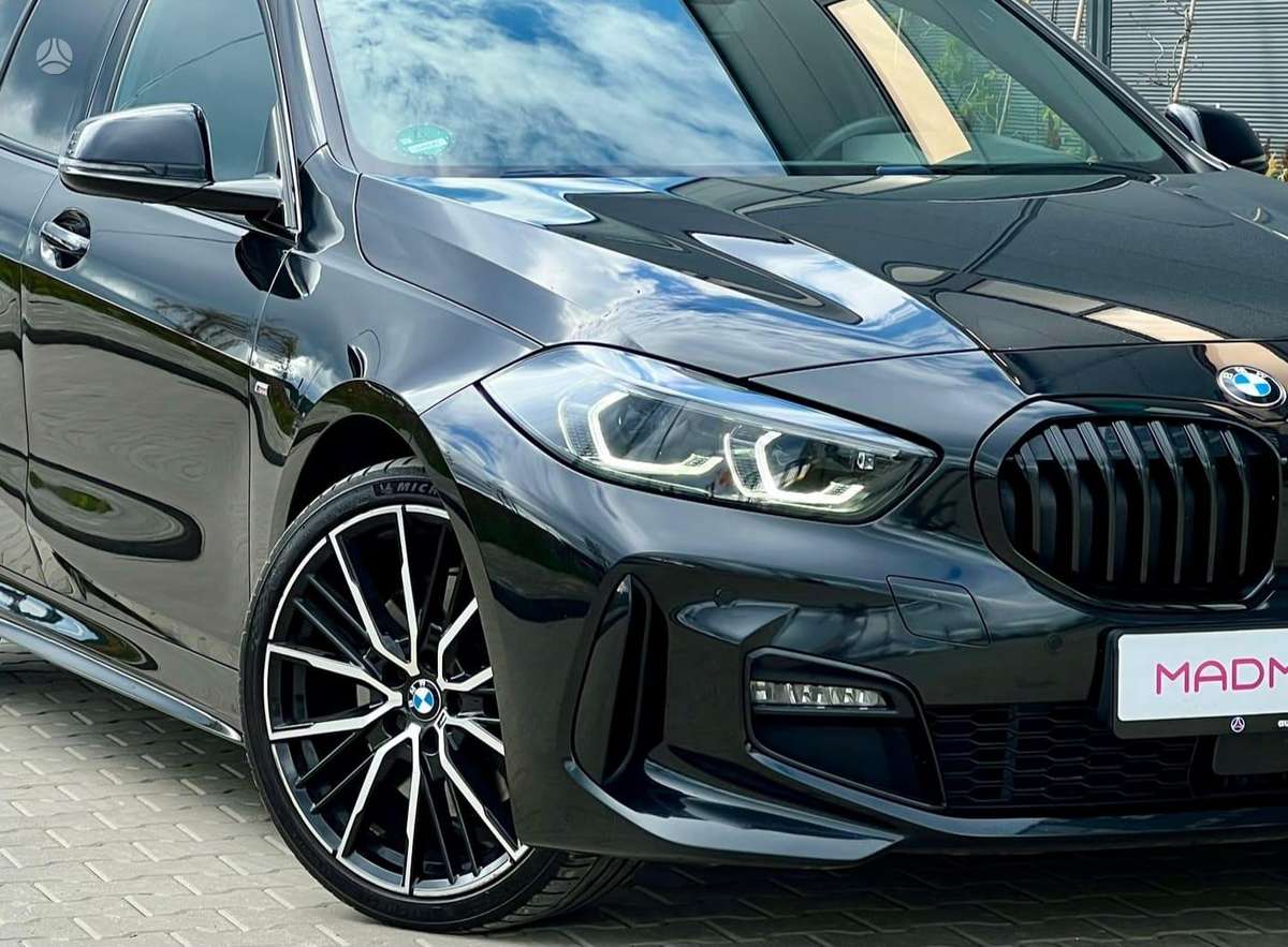 BMW 120, 2.0 l., hatchback