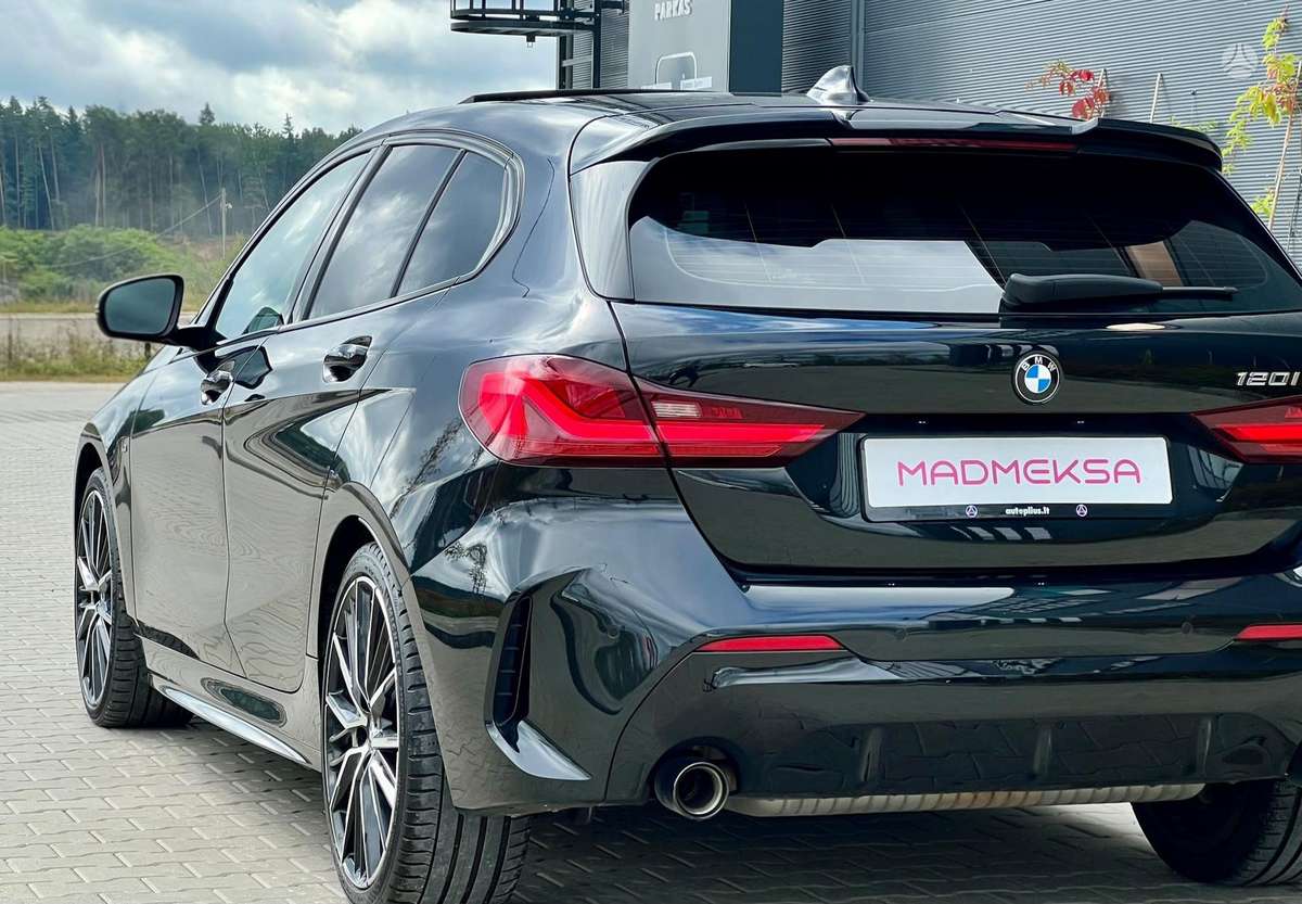 BMW 120, 2.0 l., hatchback