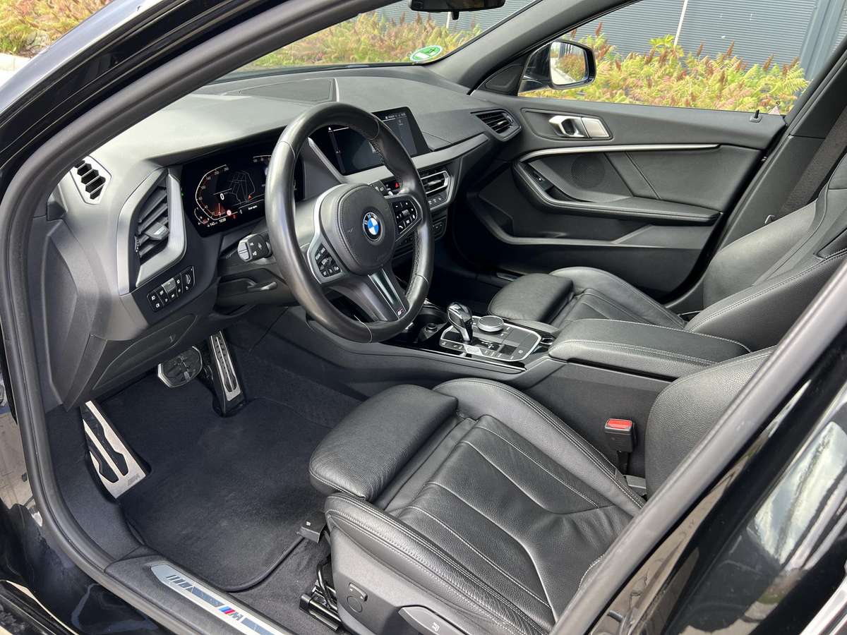 BMW 120, 2.0 l., hatchback