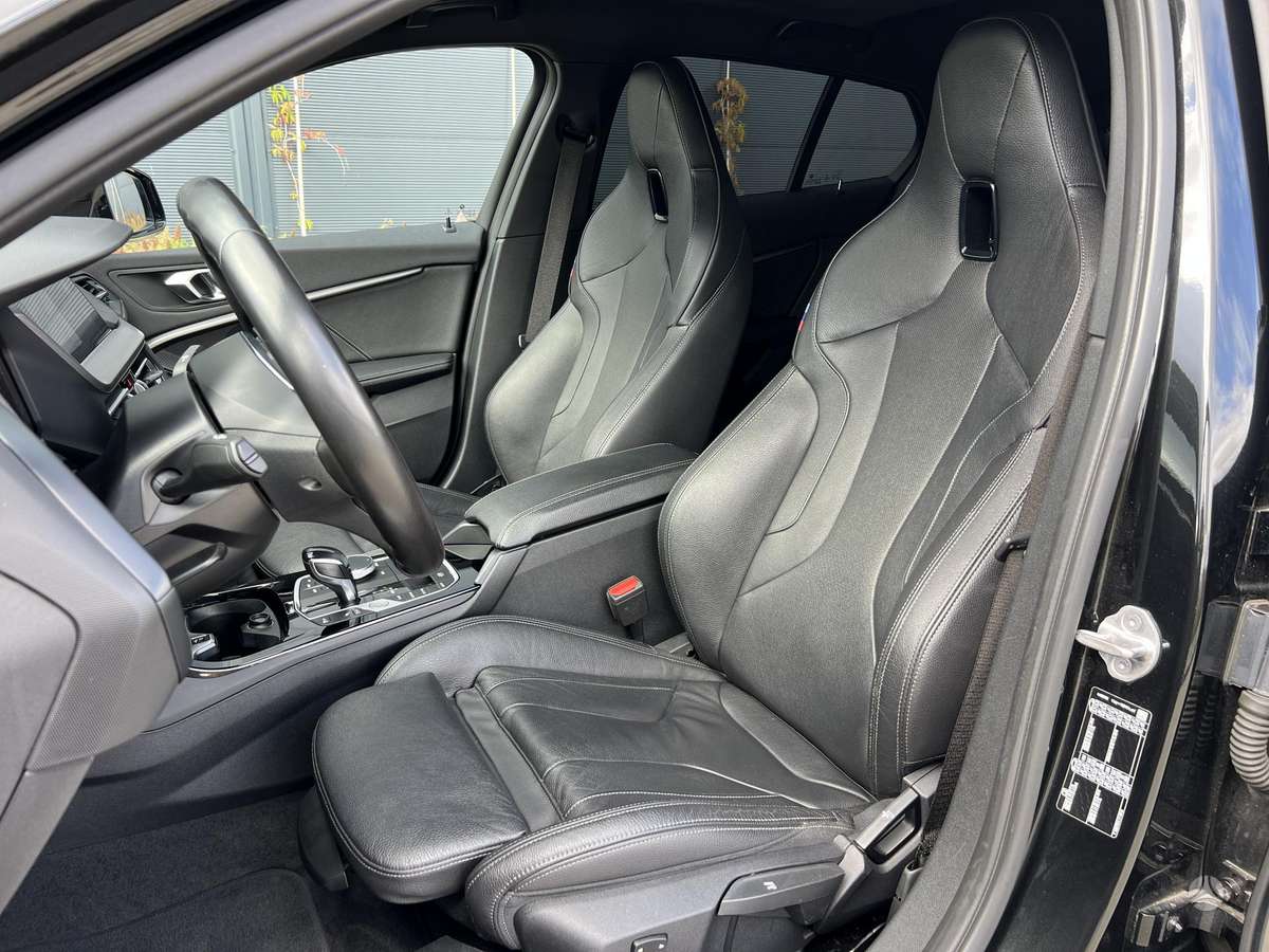BMW 120, 2.0 l., hatchback