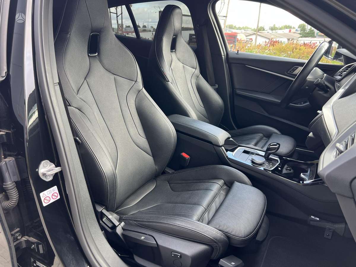 BMW 120, 2.0 l., hatchback