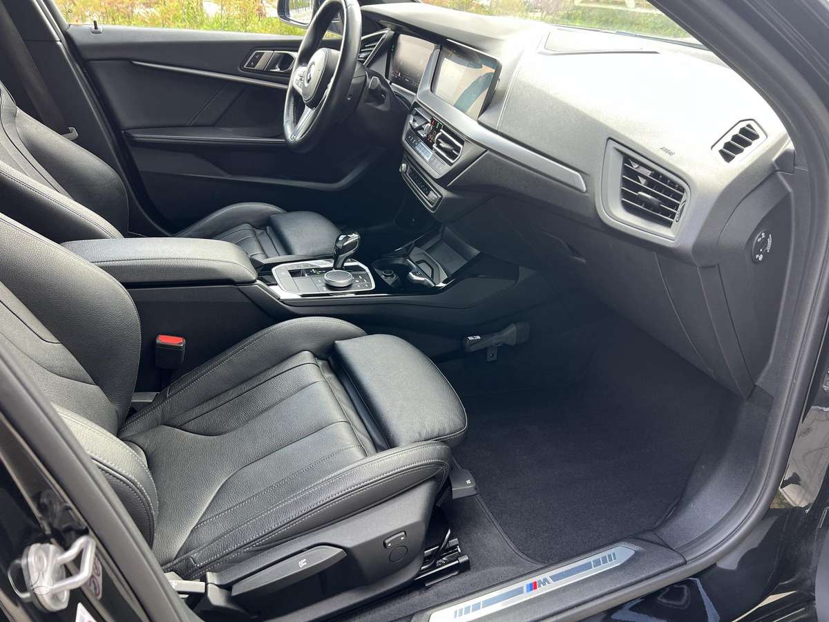 BMW 120, 2.0 l., hatchback