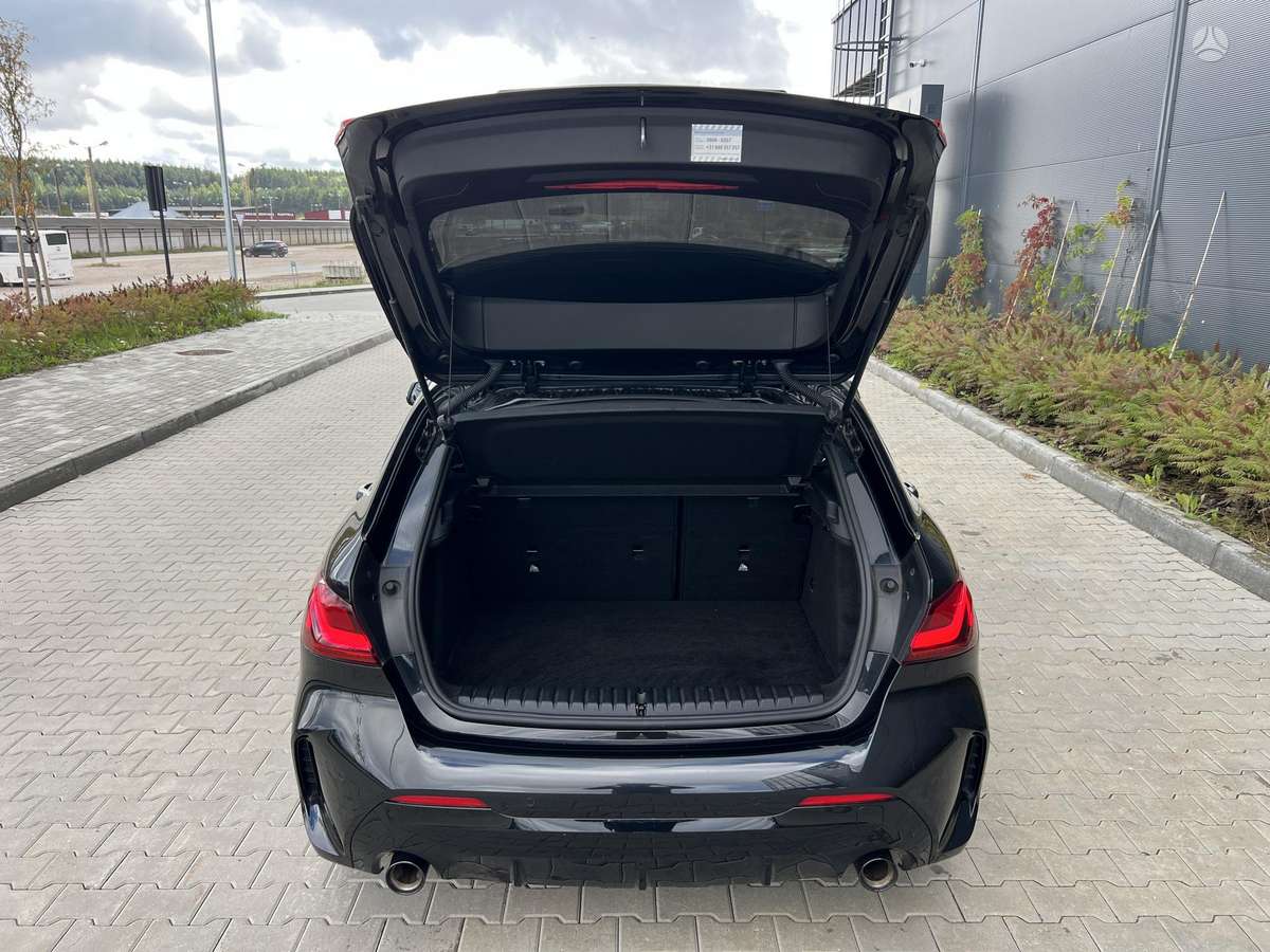 BMW 120, 2.0 l., hatchback
