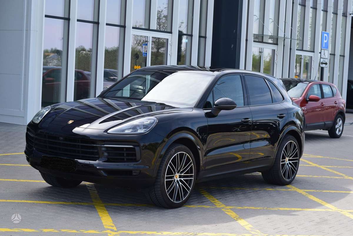 Porsche Cayenne - 1