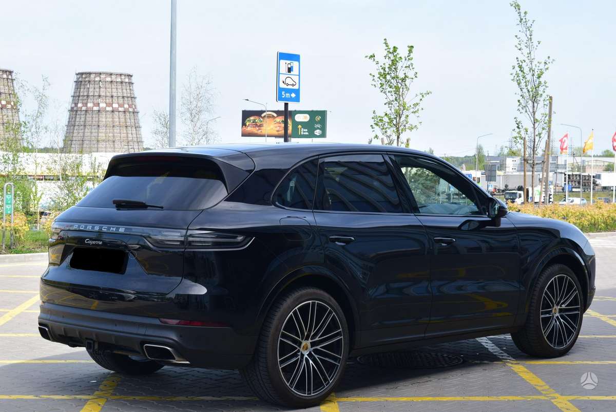 Porsche Cayenne - 4