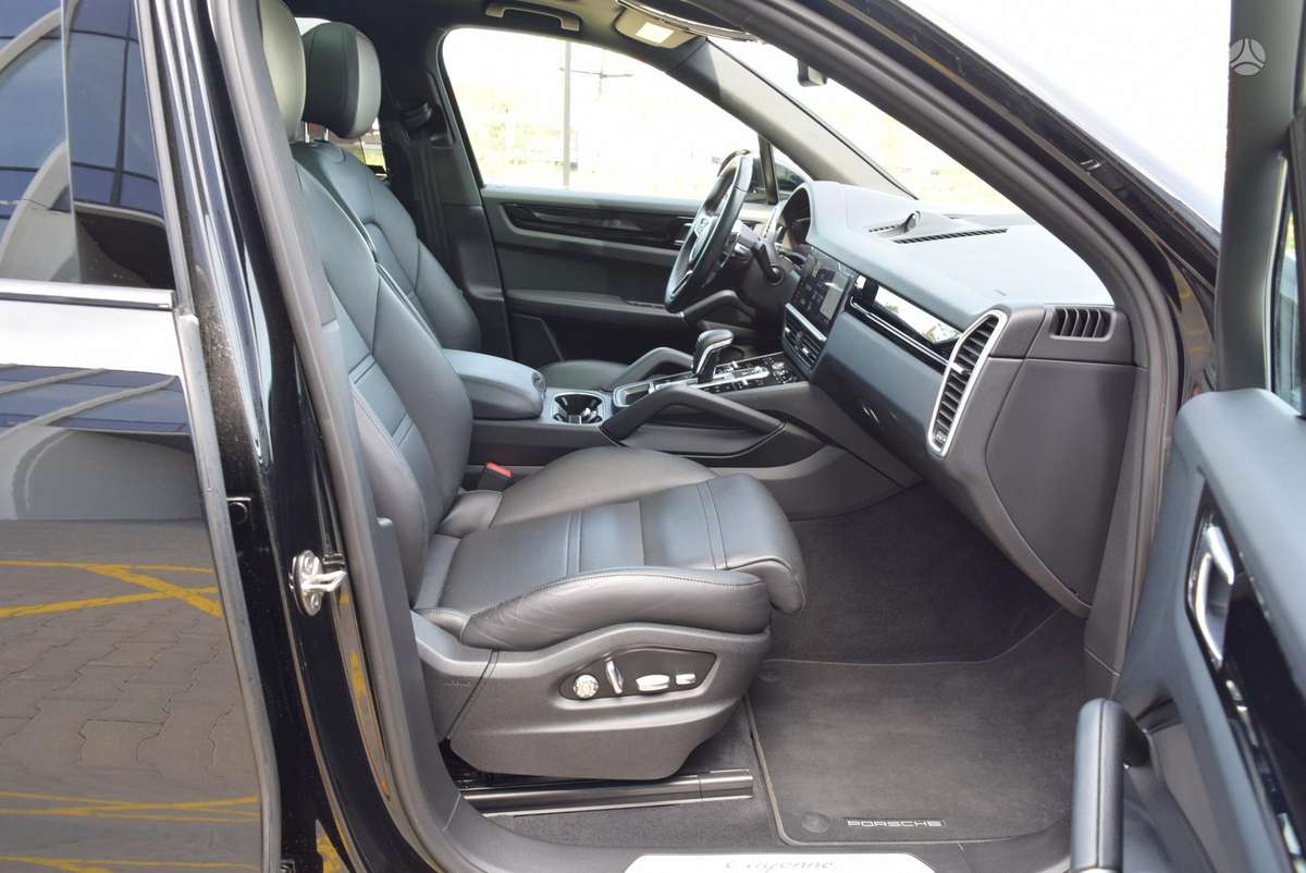 Porsche Cayenne - 10