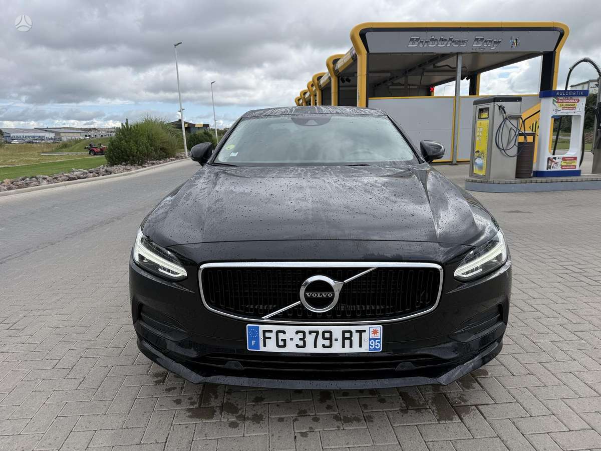 Volvo S90 - 2