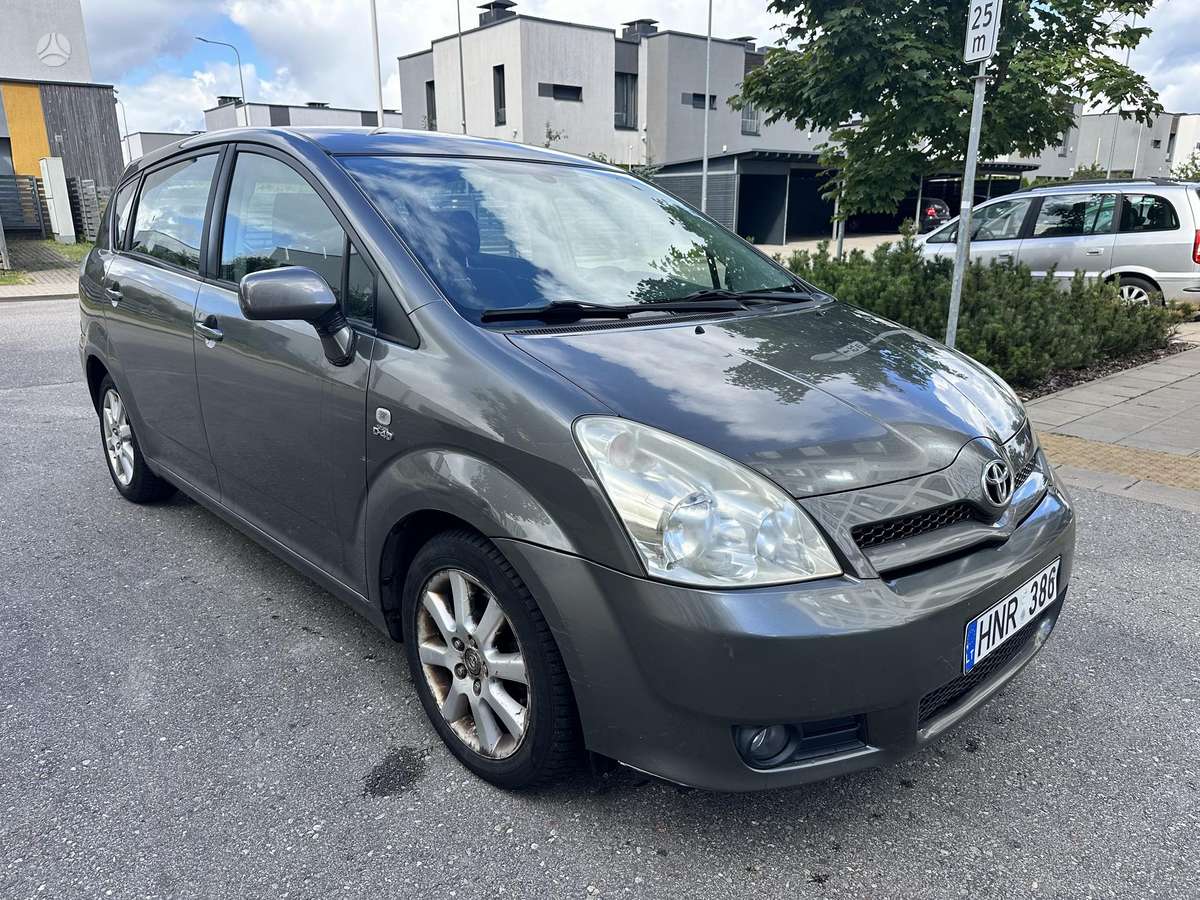 Toyota Corolla Verso - 1