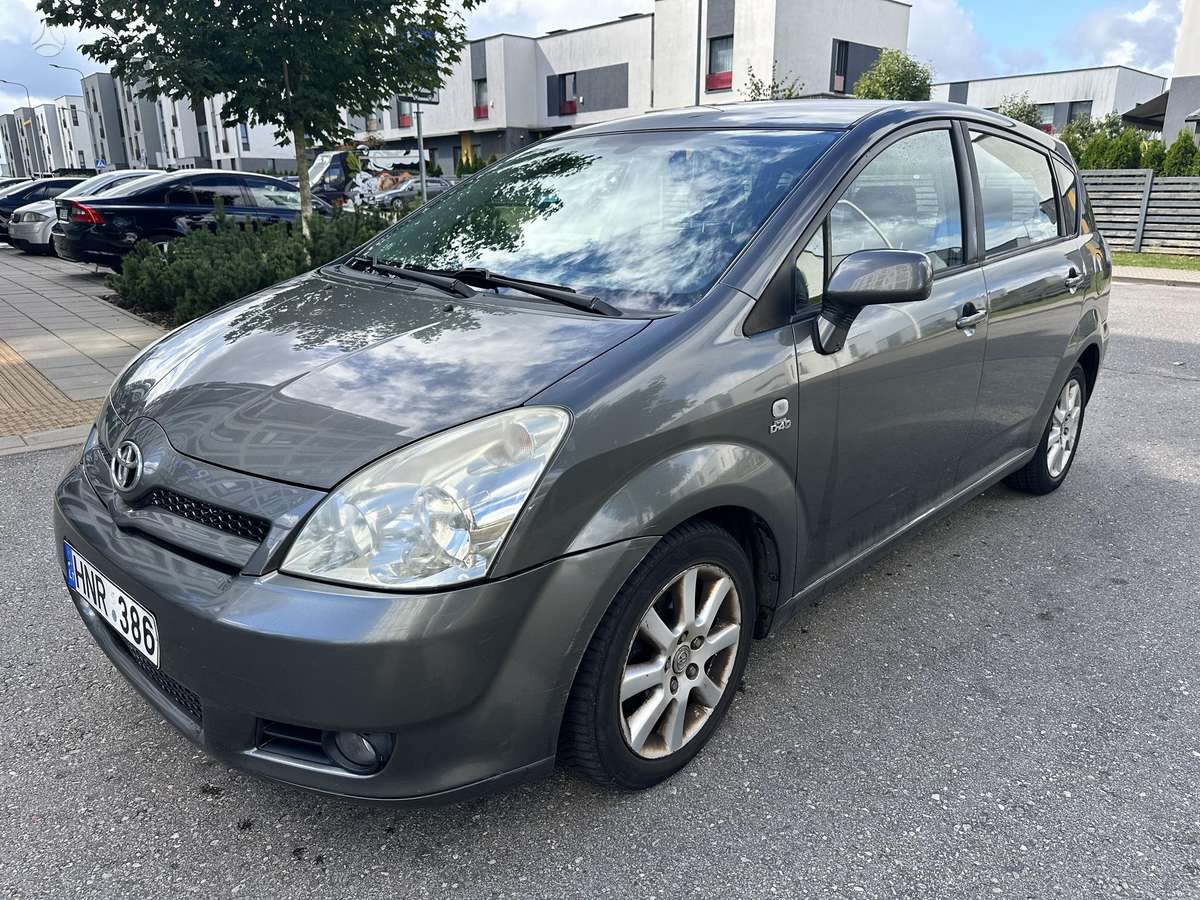 Toyota Corolla Verso - 2