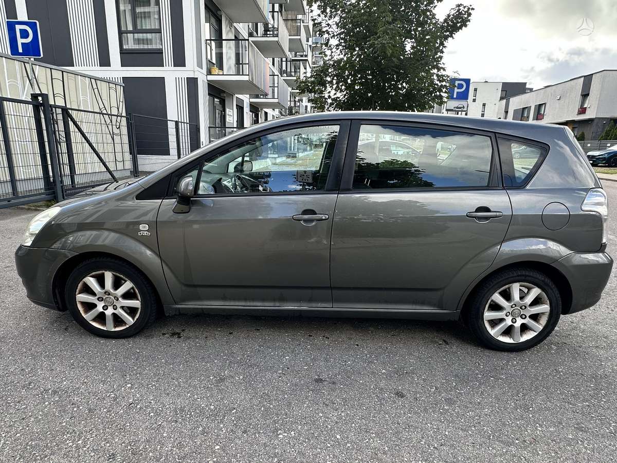 Toyota Corolla Verso - 5