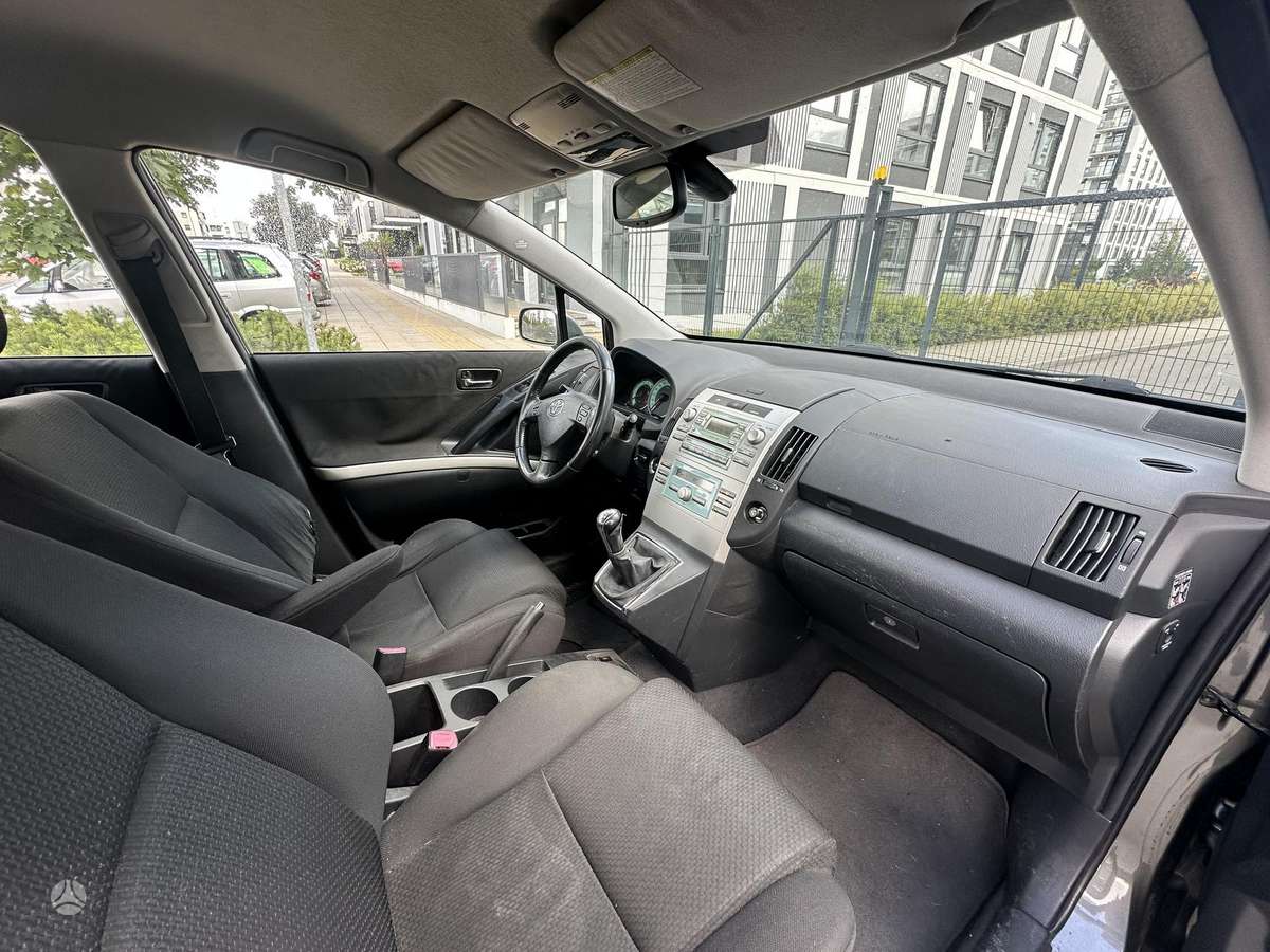 Toyota Corolla Verso - 6