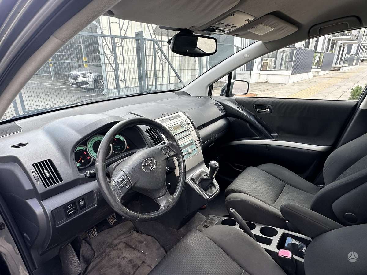 Toyota Corolla Verso - 7