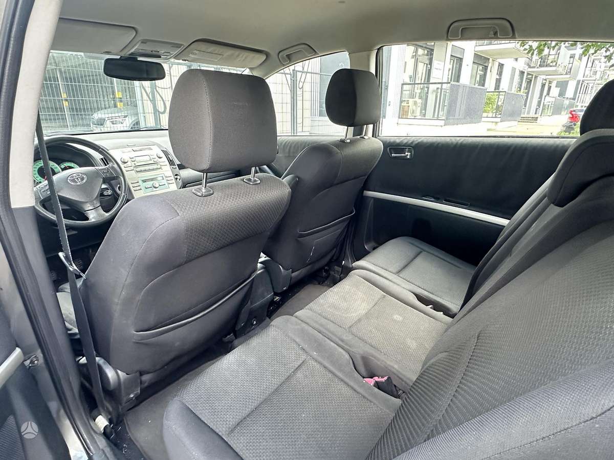 Toyota Corolla Verso - 8