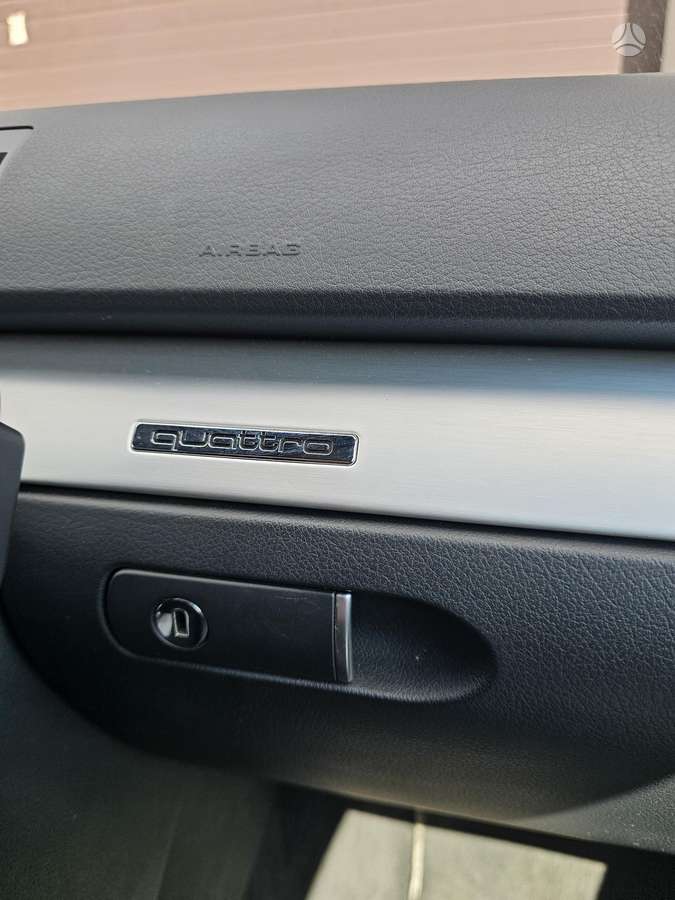 Audi A4, 2.5 l., Седан