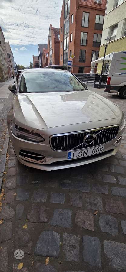 Volvo S90 - 2