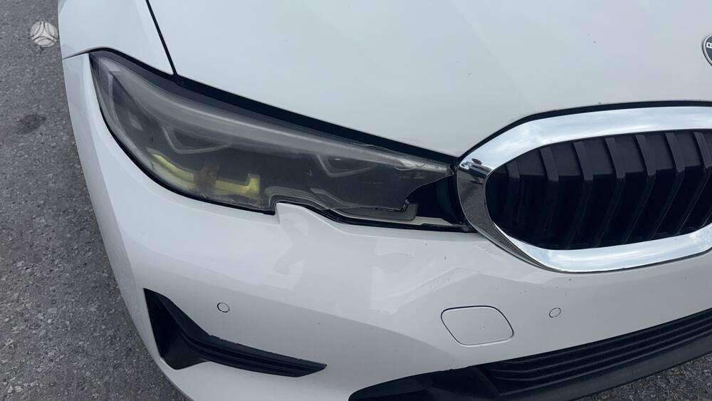 BMW 330, 2.0 l., Седан