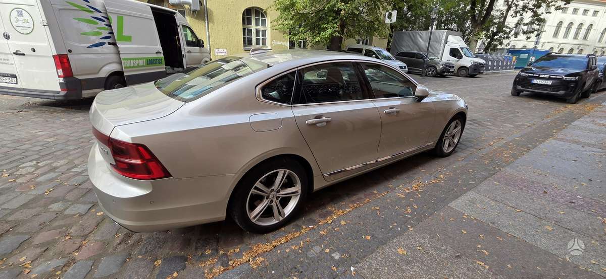 Volvo S90 - 3