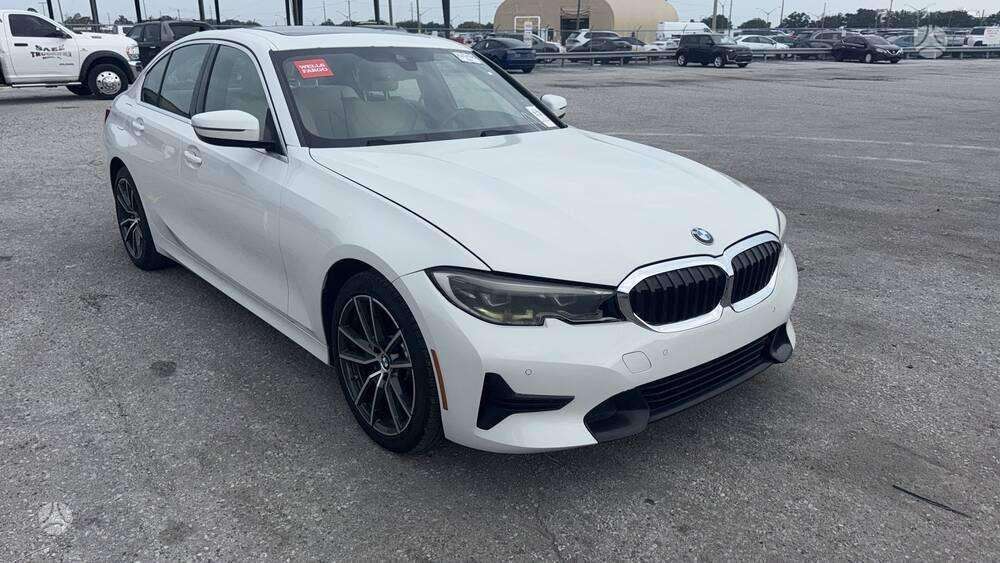 BMW 330, 2.0 l., Седан