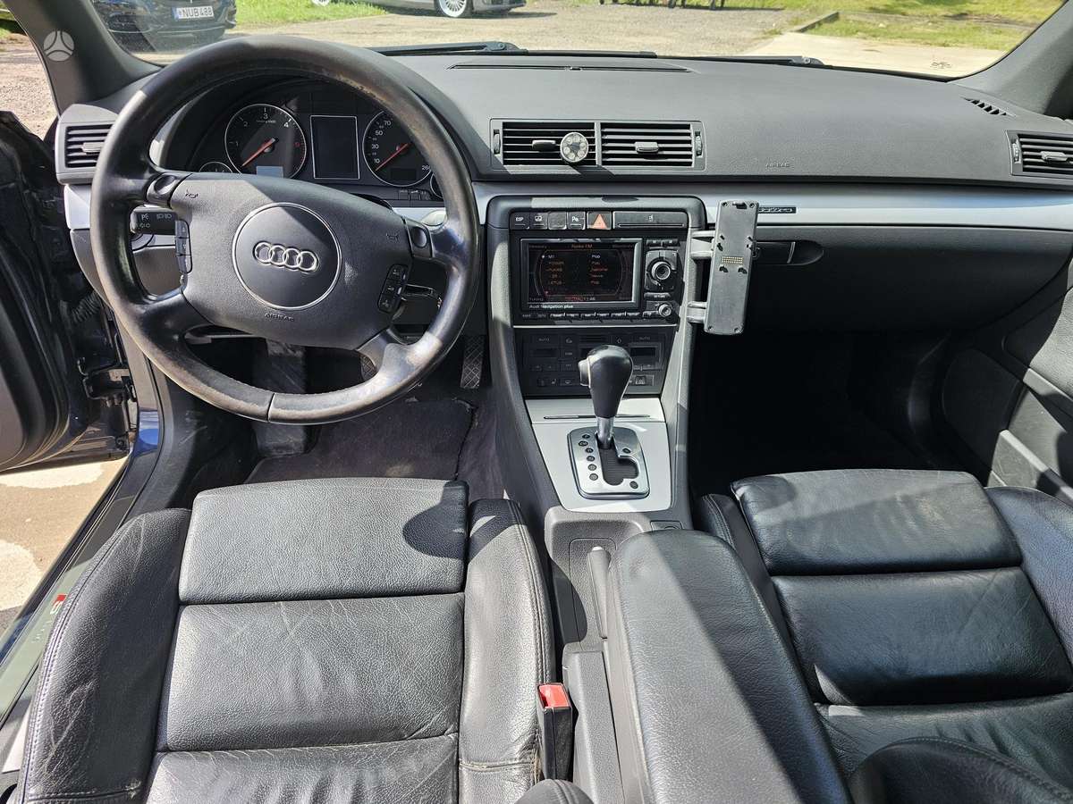 Audi A4, 2.5 l., Седан