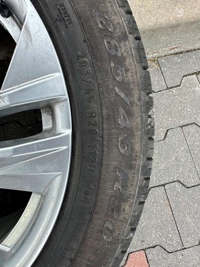 Audi Q7, lengvojo lydinio, R20