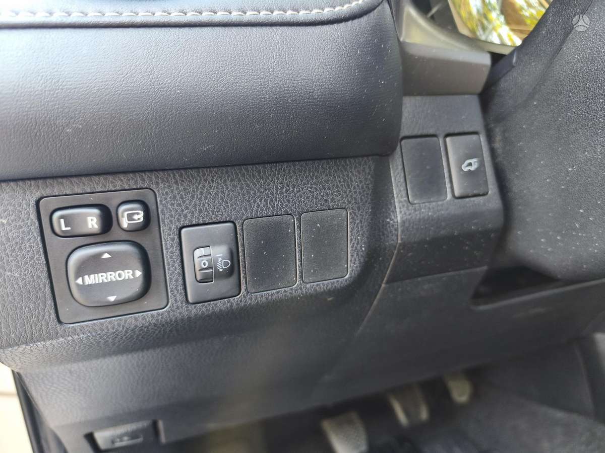 Toyota RAV4 - 10