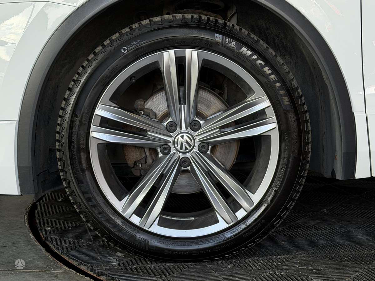 Volkswagen Tiguan - 7