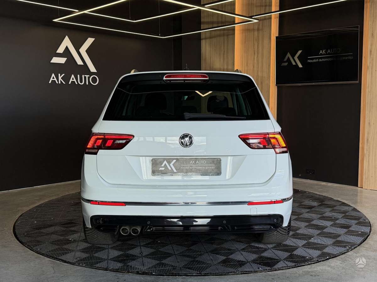 Volkswagen Tiguan - 10