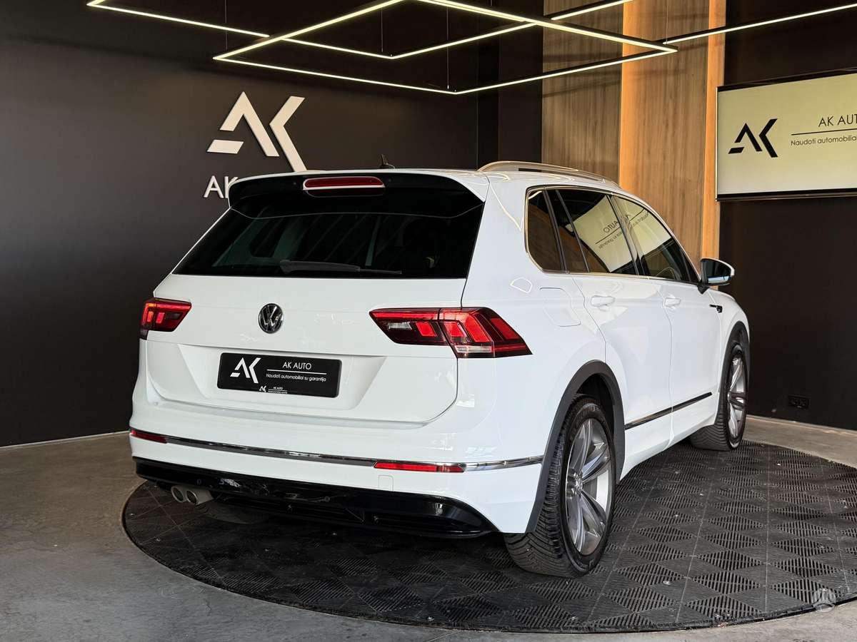 Volkswagen Tiguan - 11