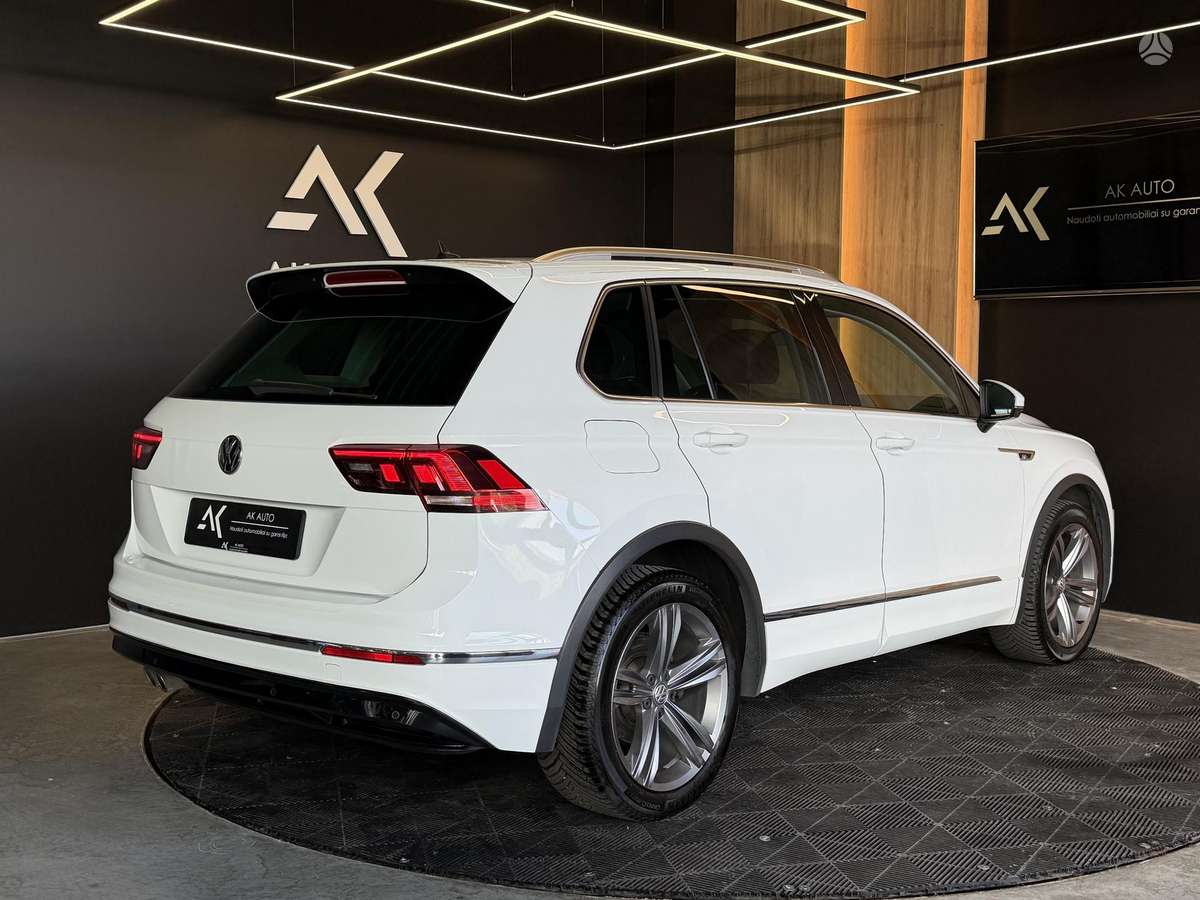 Volkswagen Tiguan - 12