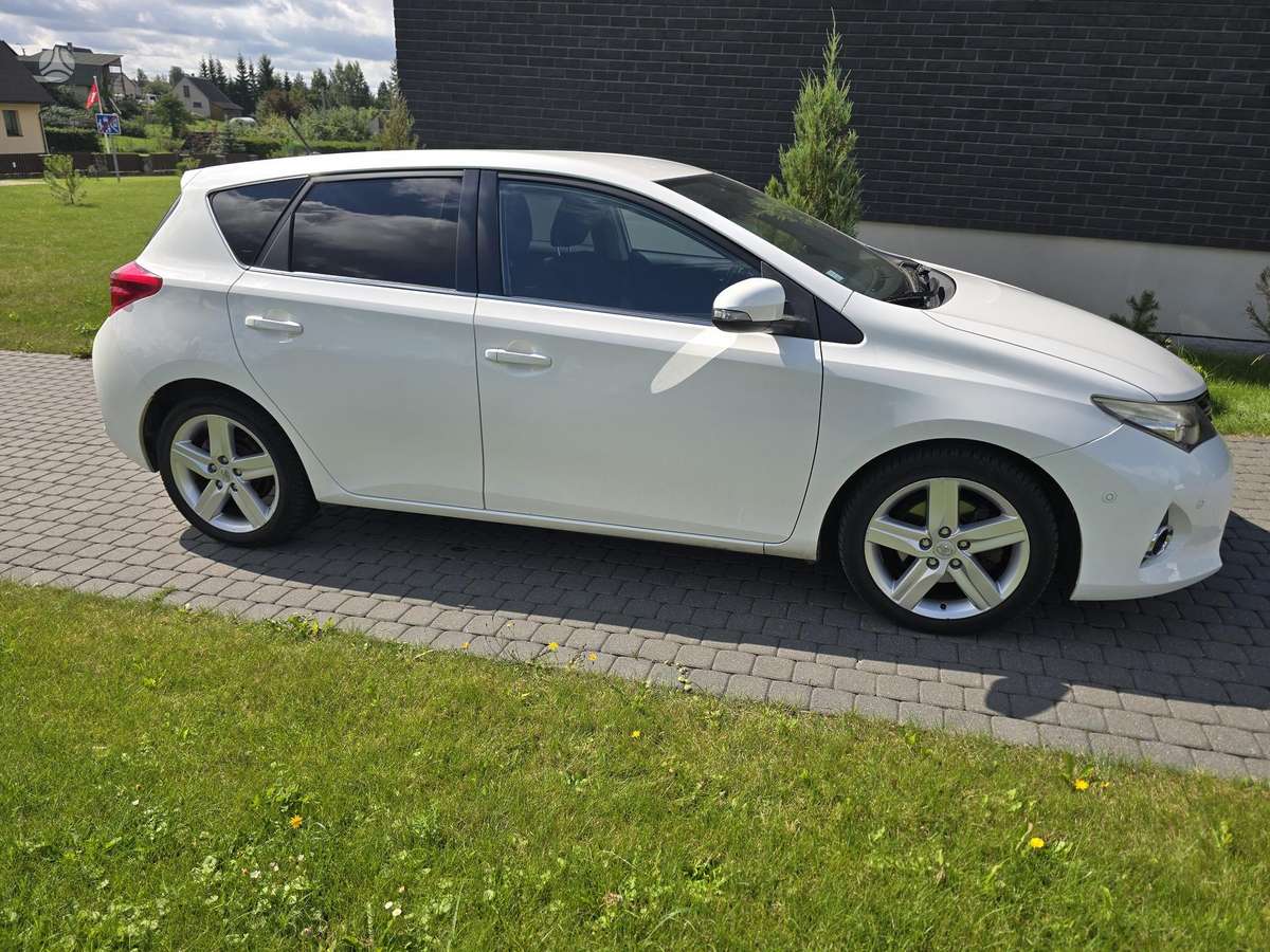 Toyota Auris, 2.0 l., hatchback