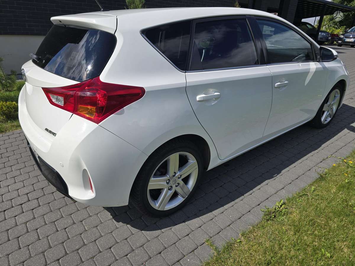 Toyota Auris, 2.0 l., hatchback