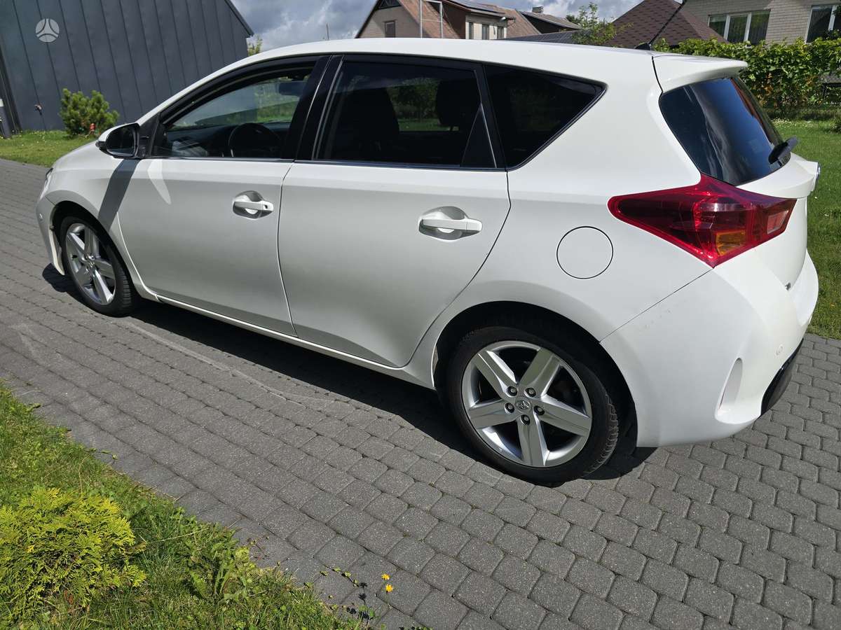 Toyota Auris, 2.0 l., hatchback