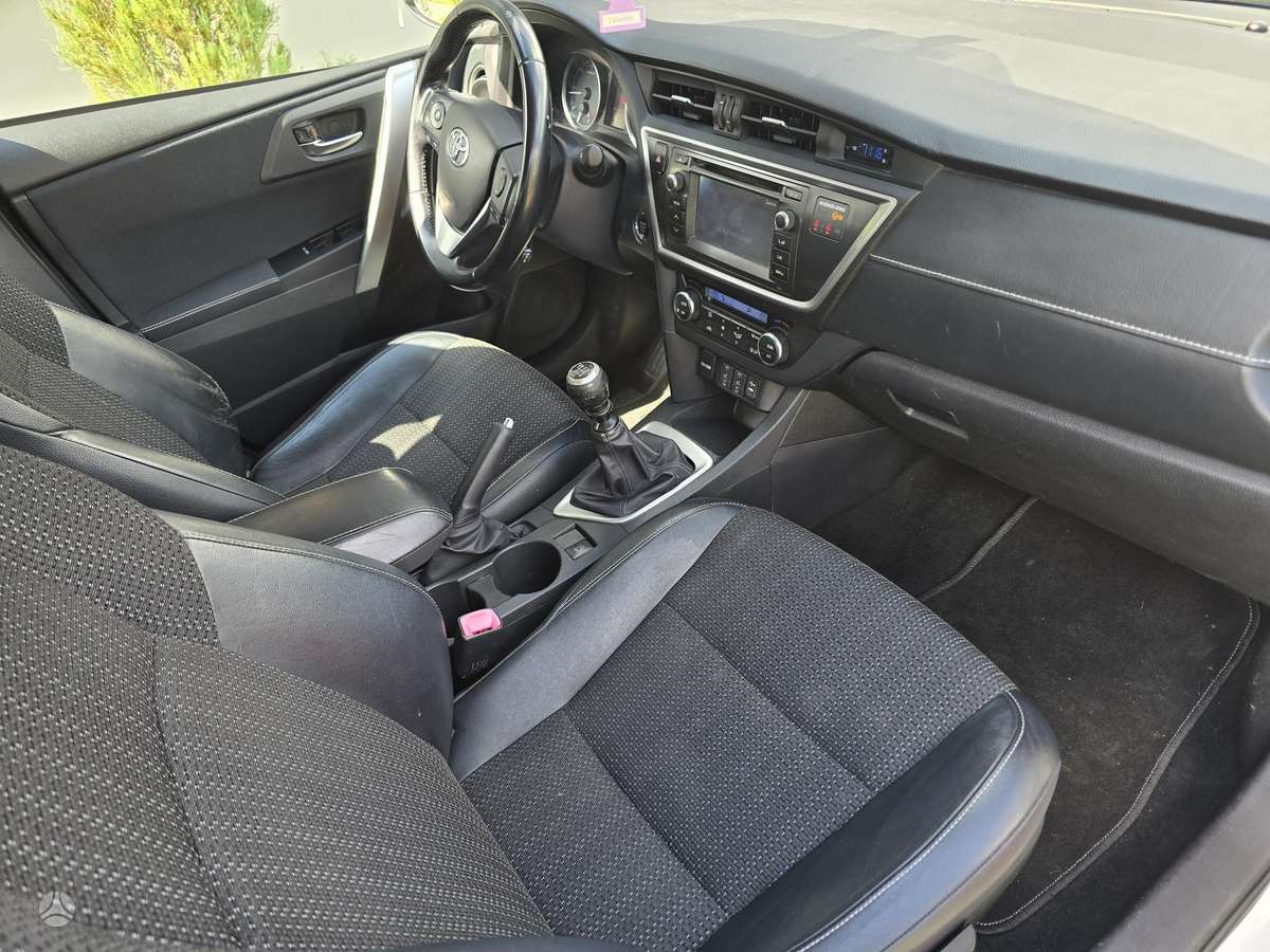 Toyota Auris, 2.0 l., hatchback