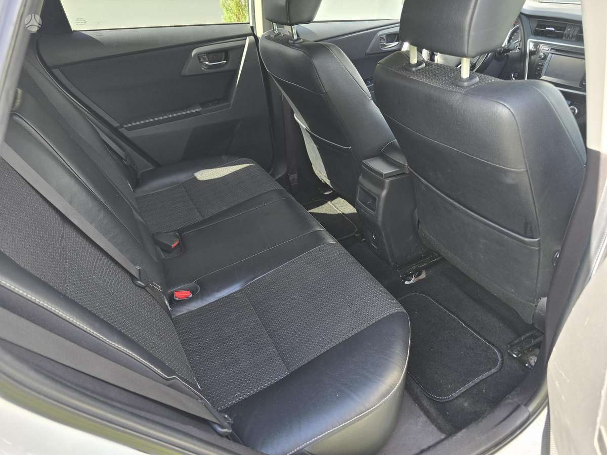 Toyota Auris, 2.0 l., hatchback