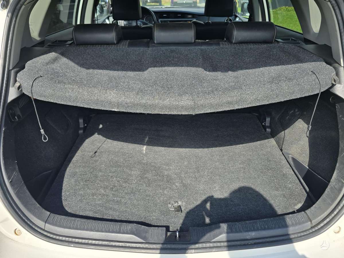 Toyota Auris, 2.0 l., hatchback