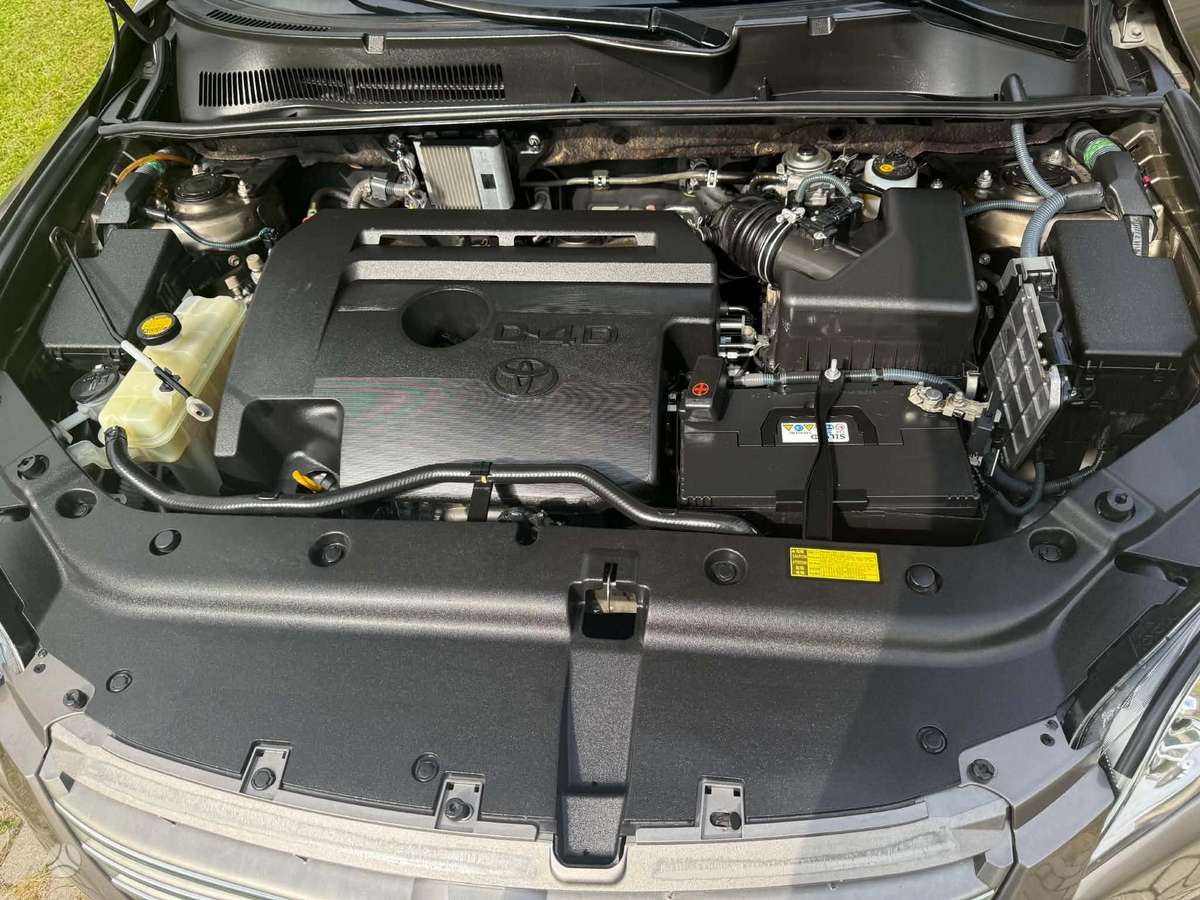 Toyota RAV4 - 10