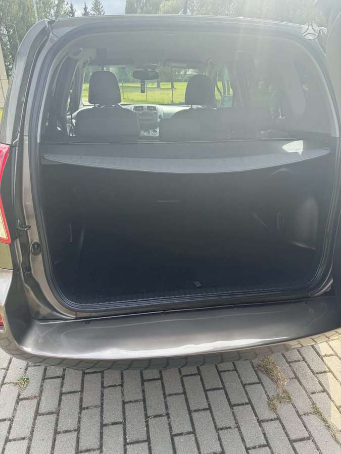 Toyota RAV4 - 11
