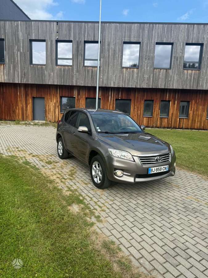 Toyota RAV4 - 2